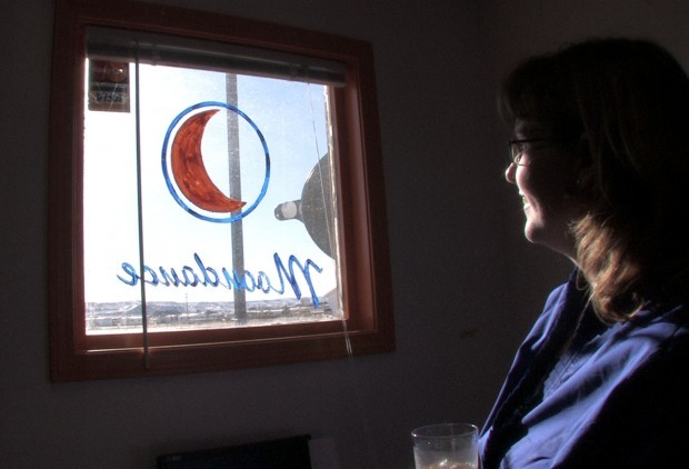 MOONDANCE DINER RISES
